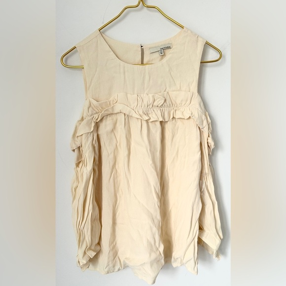 june & hudson Tops - NWT June & Hudson Cream Tan Cold Shoulder Crinkle Ruffle Blouse Top Juniors XS